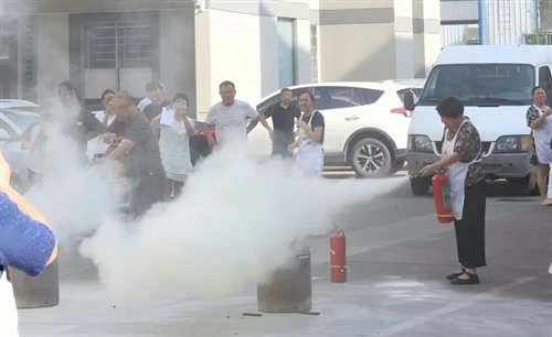 Shengzhou YILI veic ugunsdrošības mācības: darba vietas drošības stiprināšana...